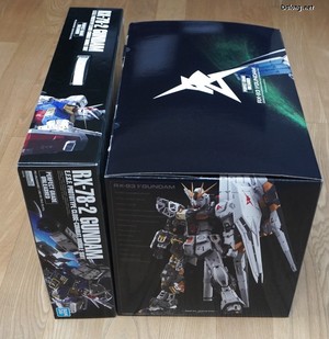 PG Unleashed Nu Gundam - PG 언리시드 퍼스트 건담 박스와의 비교. 너비는 약간 좁지만, 두께가 3배입니다. 딱25000엔과 60000엔의 볼륨 차이네요. (3/3)