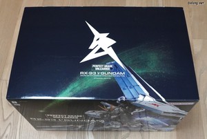 PG Unleashed Nu Gundam - 박스 외부 모습 가로x세로x높이가 37*59.5*38 cm 로서, HY2M을 제외한 건프라 중에선 최대 볼륨입니다. (2/6)