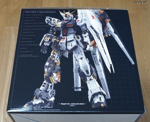 PG Unleashed Nu Gundam - 박스 외부 모습 가로x세로x높이가 37*59.5*38 cm 로서, HY2M을 제외한 건프라 중에선 최대 볼륨입니다. (6/6)